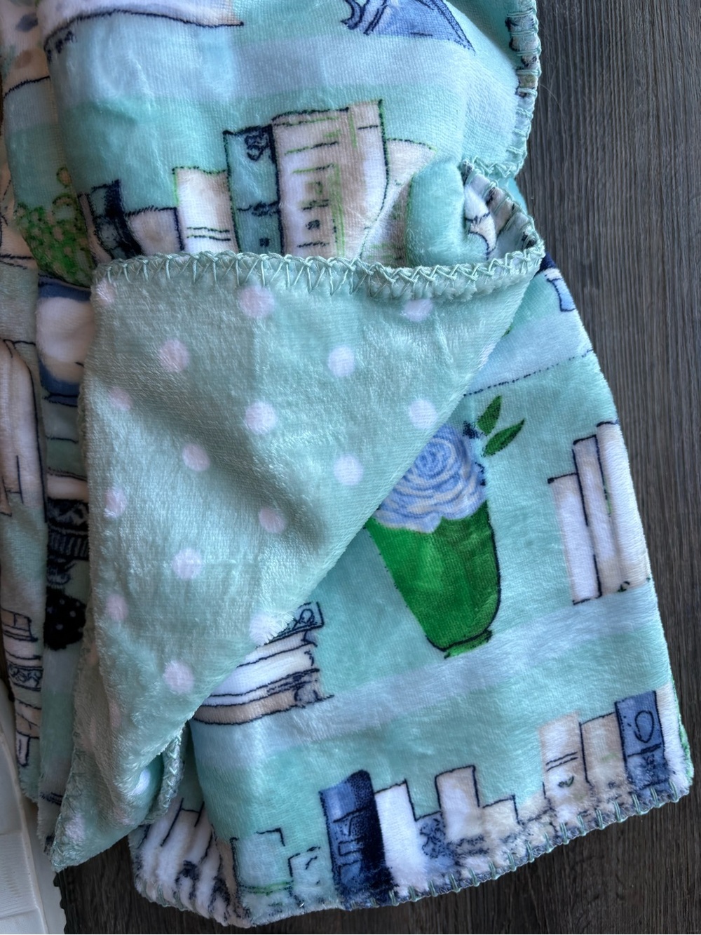 NWT Draper James Book Throw Blanket - Picture 3 of 6